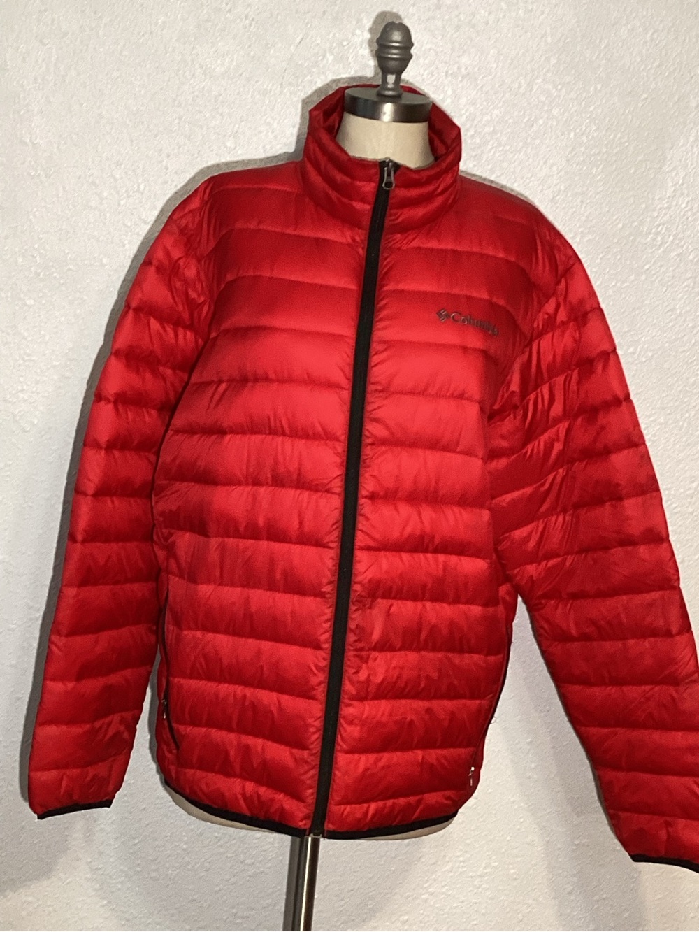 Columbia Men's Bright Red Quilted Puffer Jacket size large